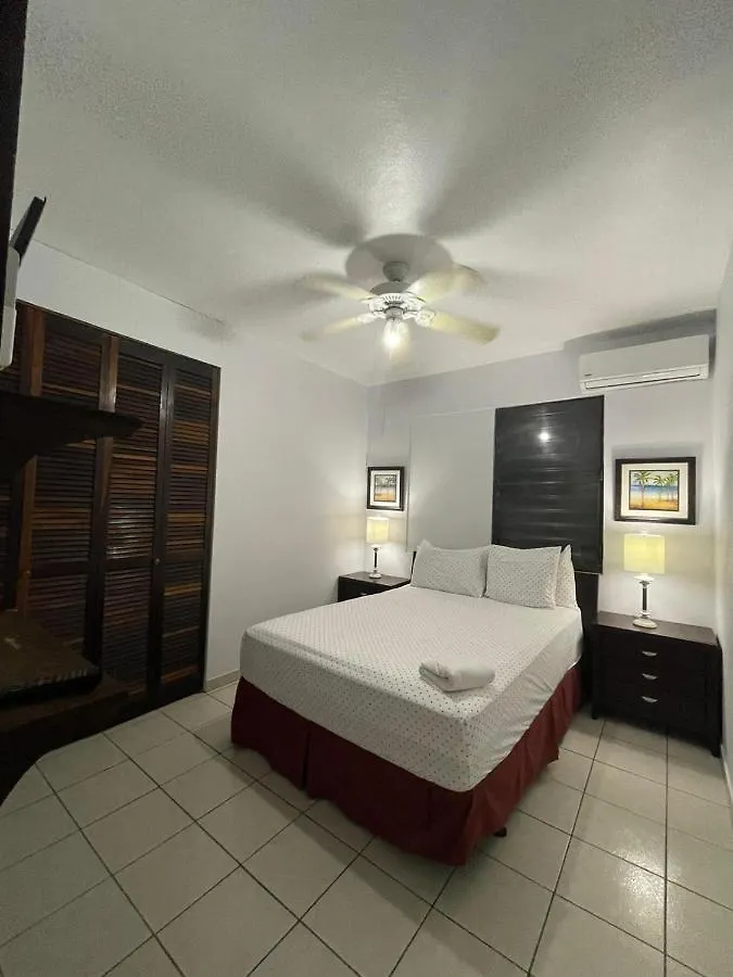Pensionat Playa Apartments Salinas